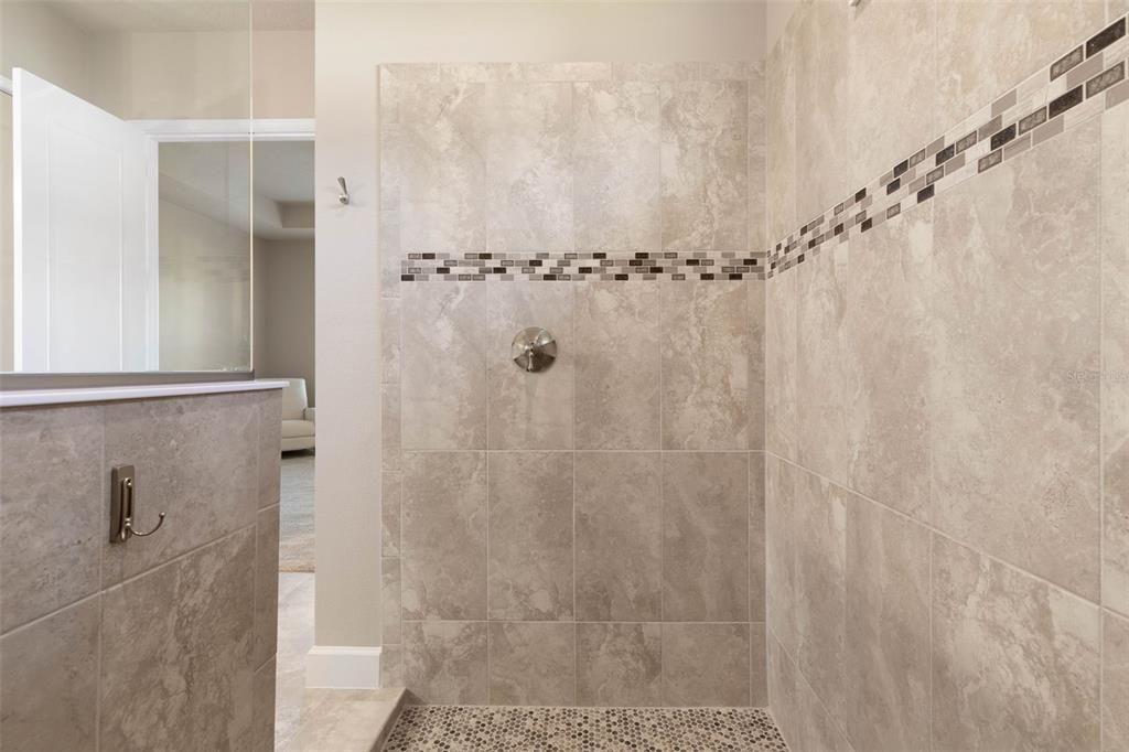 Active With Contract: $715,000 (4 beds, 3 baths, 2432 Square Feet)