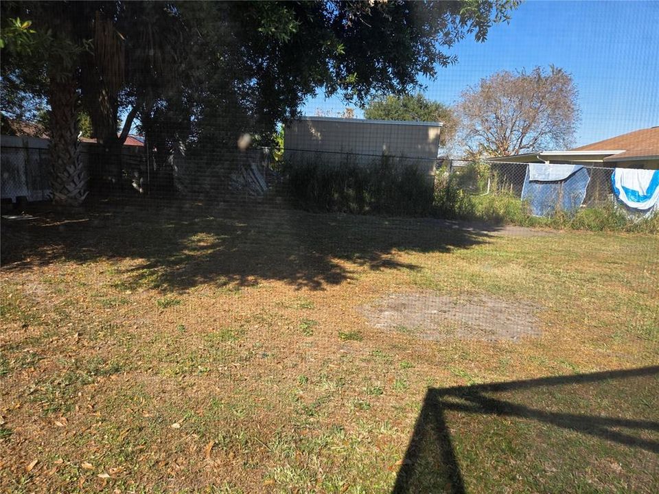 合同活跃: $299,000 (4 贝兹, 2 浴室, 1969 平方英尺)