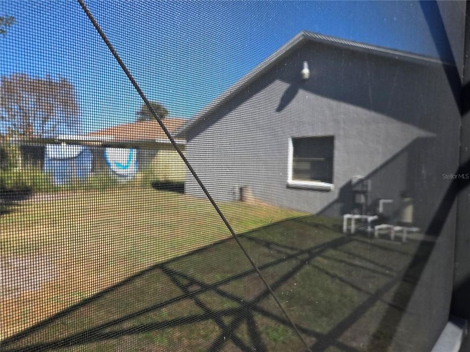 合同活跃: $299,000 (4 贝兹, 2 浴室, 1969 平方英尺)