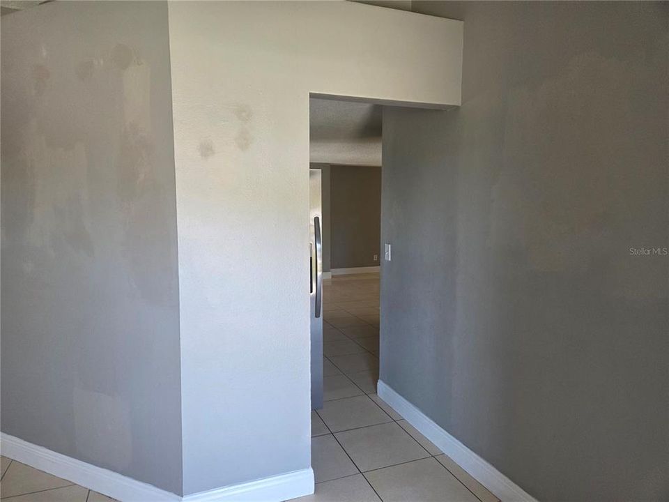 合同活跃: $299,000 (4 贝兹, 2 浴室, 1969 平方英尺)