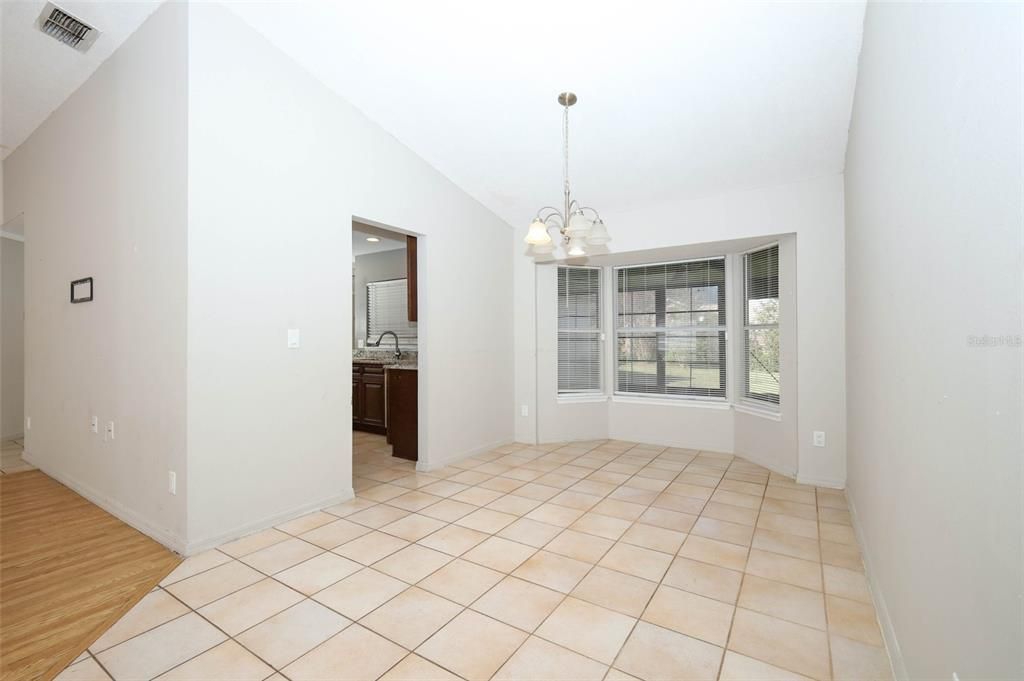 待售: $359,000 (4 贝兹, 2 浴室, 1887 平方英尺)