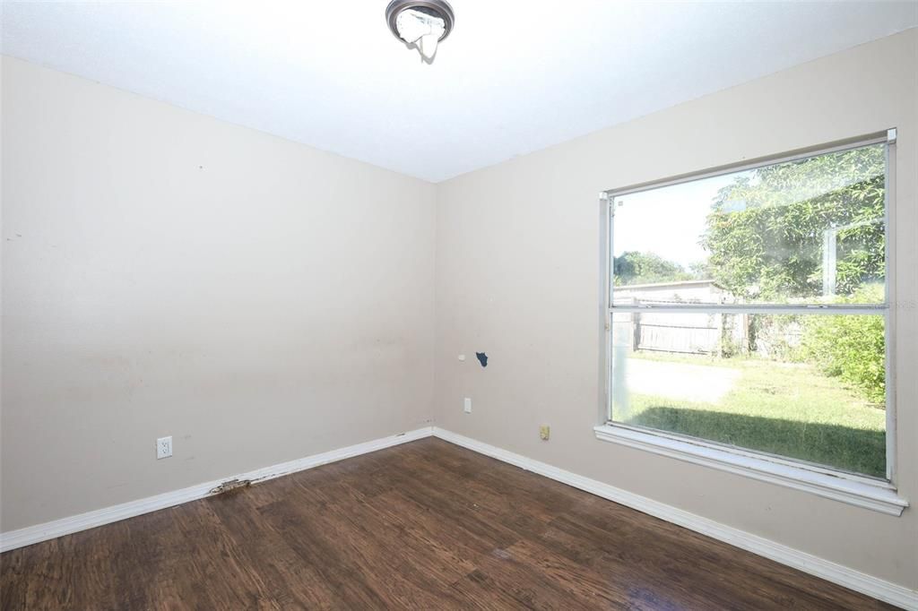 待售: $359,000 (4 贝兹, 2 浴室, 1887 平方英尺)