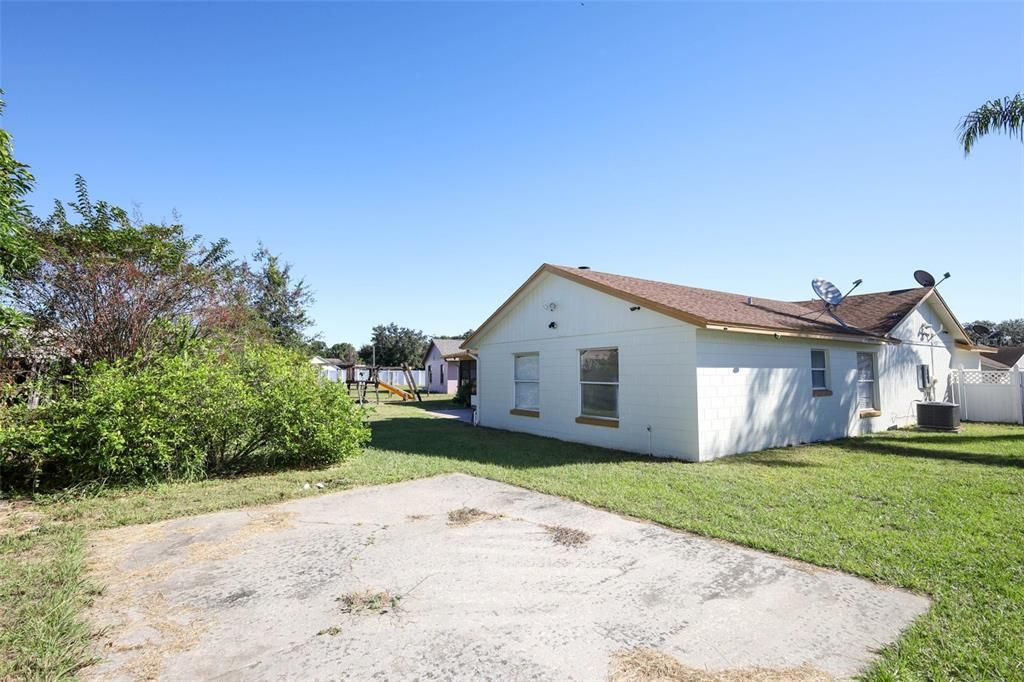 待售: $359,000 (4 贝兹, 2 浴室, 1887 平方英尺)