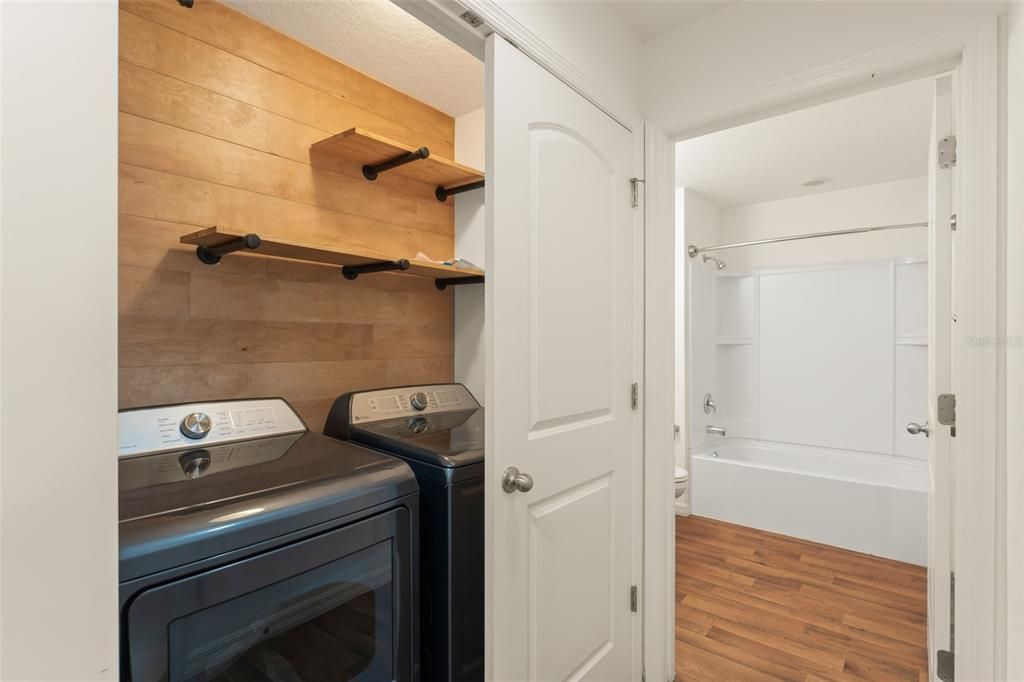 En Venta: $275,000 (3 camas, 2 baños, 1356 Pies cuadrados)