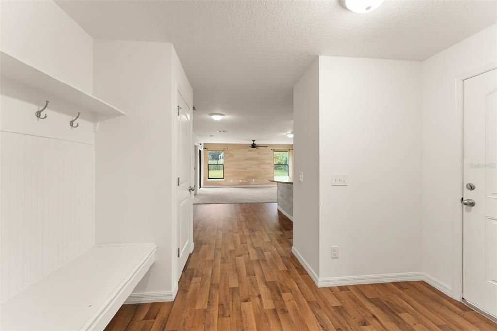 En Venta: $275,000 (3 camas, 2 baños, 1356 Pies cuadrados)