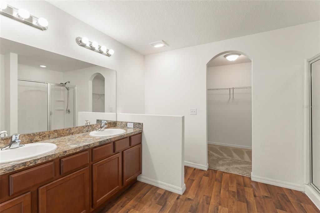 En Venta: $275,000 (3 camas, 2 baños, 1356 Pies cuadrados)