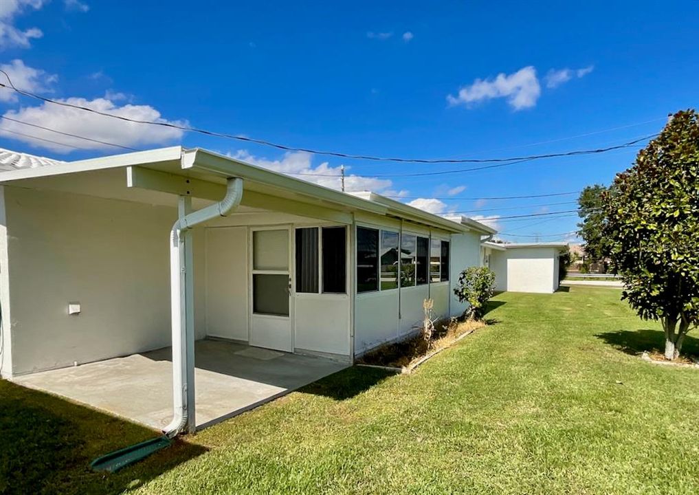 For Sale: $209,750 (2 beds, 1 baths, 1034 Square Feet)