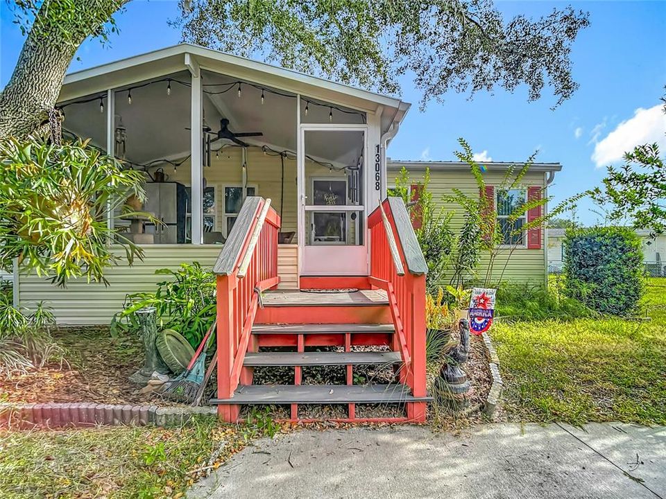 Под контрактом: $178,000 (3 спален, 2 ванн, 1080 Квадратных фут)