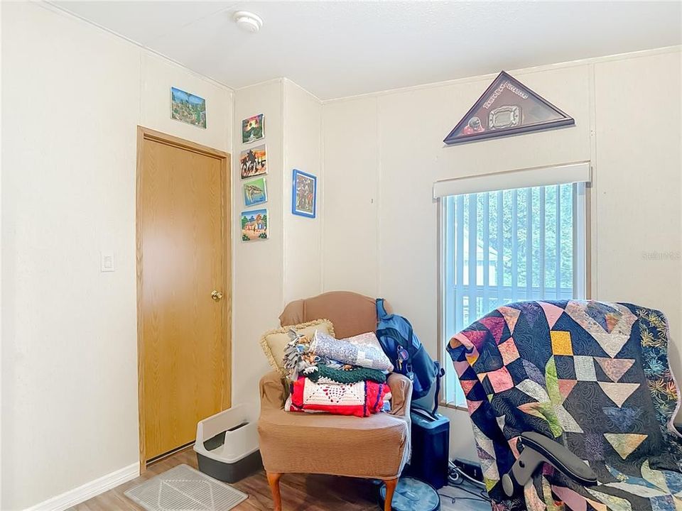 Под контрактом: $178,000 (3 спален, 2 ванн, 1080 Квадратных фут)