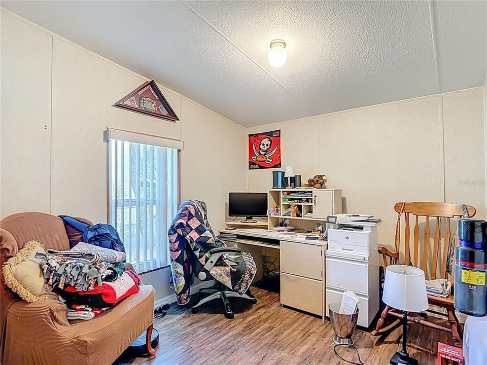 Под контрактом: $178,000 (3 спален, 2 ванн, 1080 Квадратных фут)