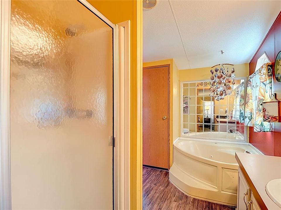 Под контрактом: $178,000 (3 спален, 2 ванн, 1080 Квадратных фут)