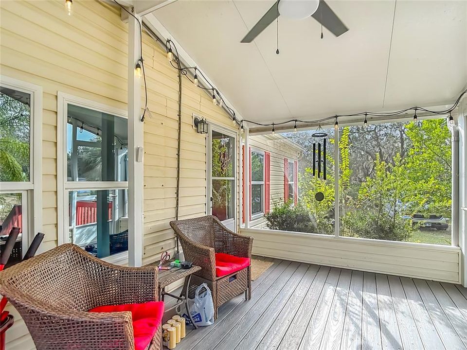 Под контрактом: $178,000 (3 спален, 2 ванн, 1080 Квадратных фут)