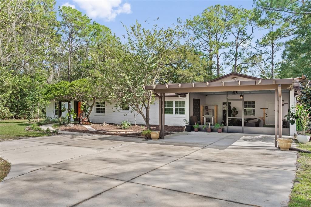 Под контрактом: $565,000 (4 спален, 3 ванн, 2172 Квадратных фут)