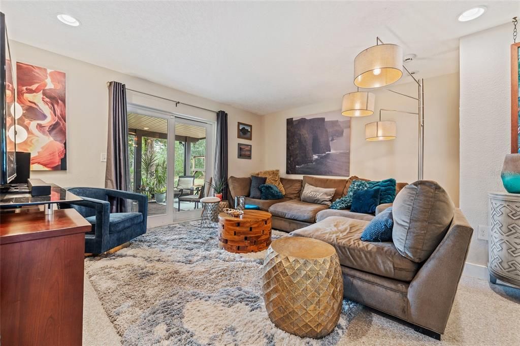 Под контрактом: $565,000 (4 спален, 3 ванн, 2172 Квадратных фут)