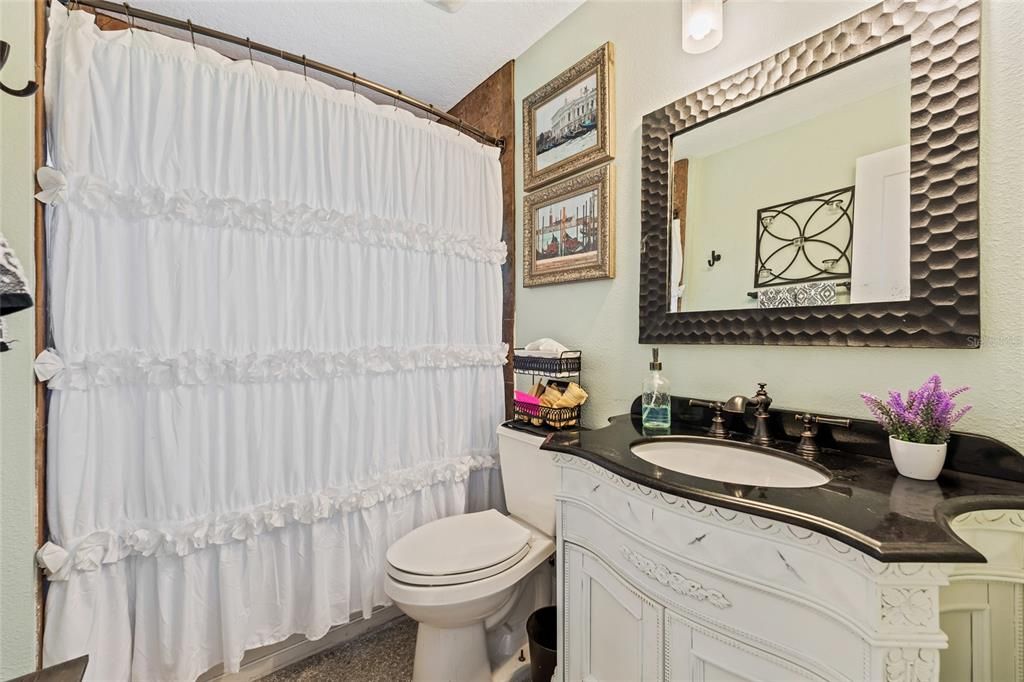 Под контрактом: $565,000 (4 спален, 3 ванн, 2172 Квадратных фут)