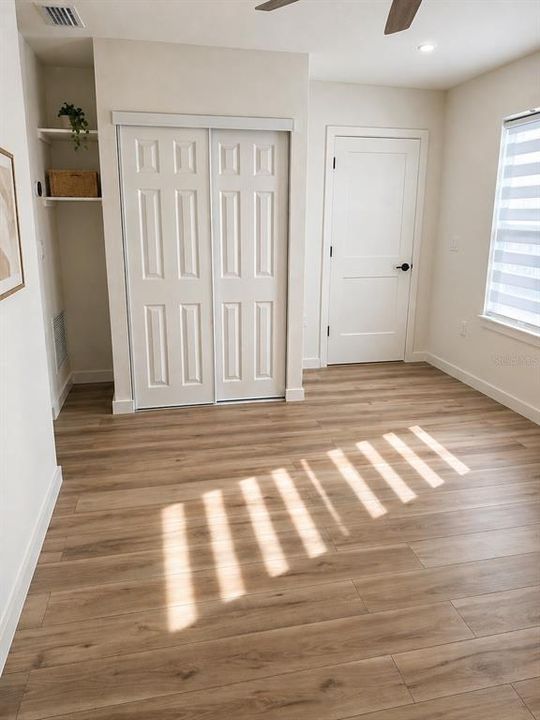 Active With Contract: $1,500 (1 beds, 1 baths, 500 Square Feet)