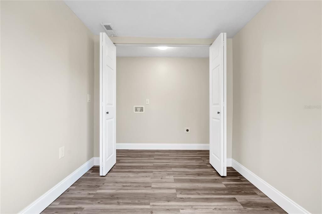 For Sale: $389,000 (3 beds, 2 baths, 1152 Square Feet)