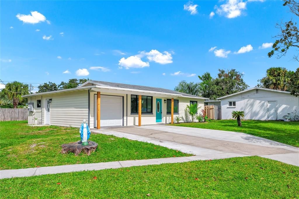 For Sale: $389,000 (3 beds, 2 baths, 1152 Square Feet)