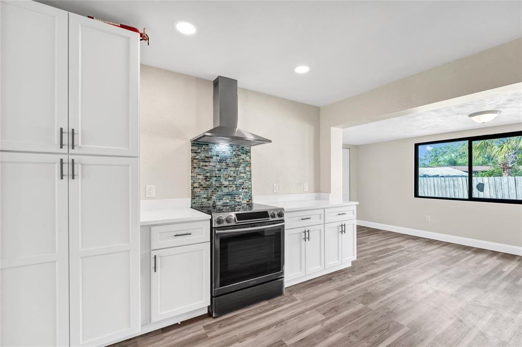 For Sale: $389,000 (3 beds, 2 baths, 1152 Square Feet)