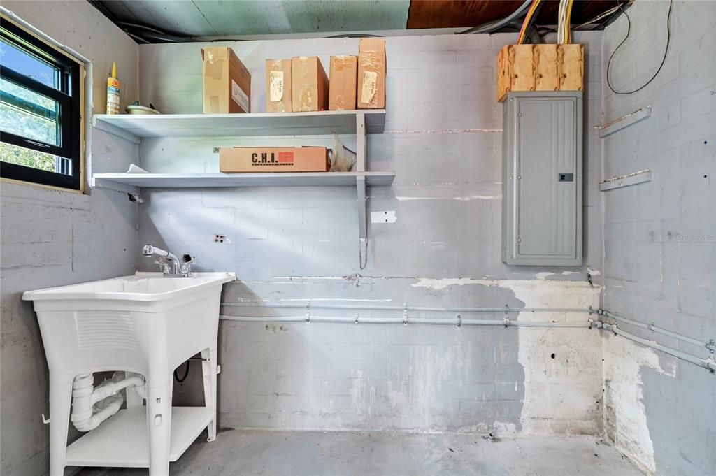 For Sale: $389,000 (3 beds, 2 baths, 1152 Square Feet)