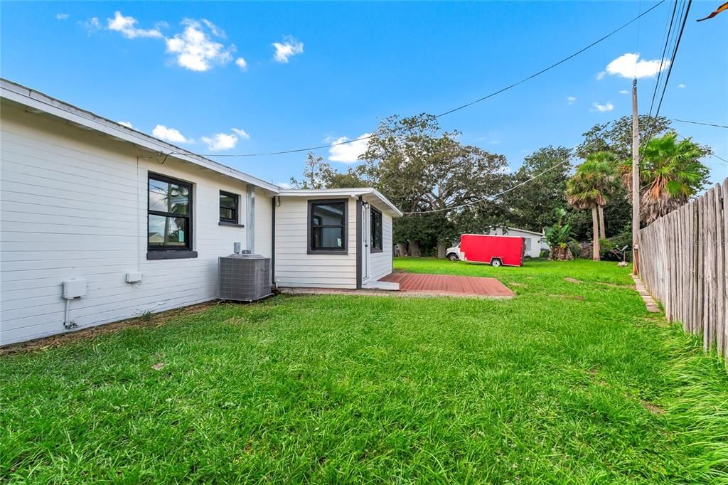 For Sale: $389,000 (3 beds, 2 baths, 1152 Square Feet)