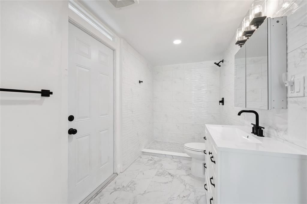 For Sale: $389,000 (3 beds, 2 baths, 1152 Square Feet)