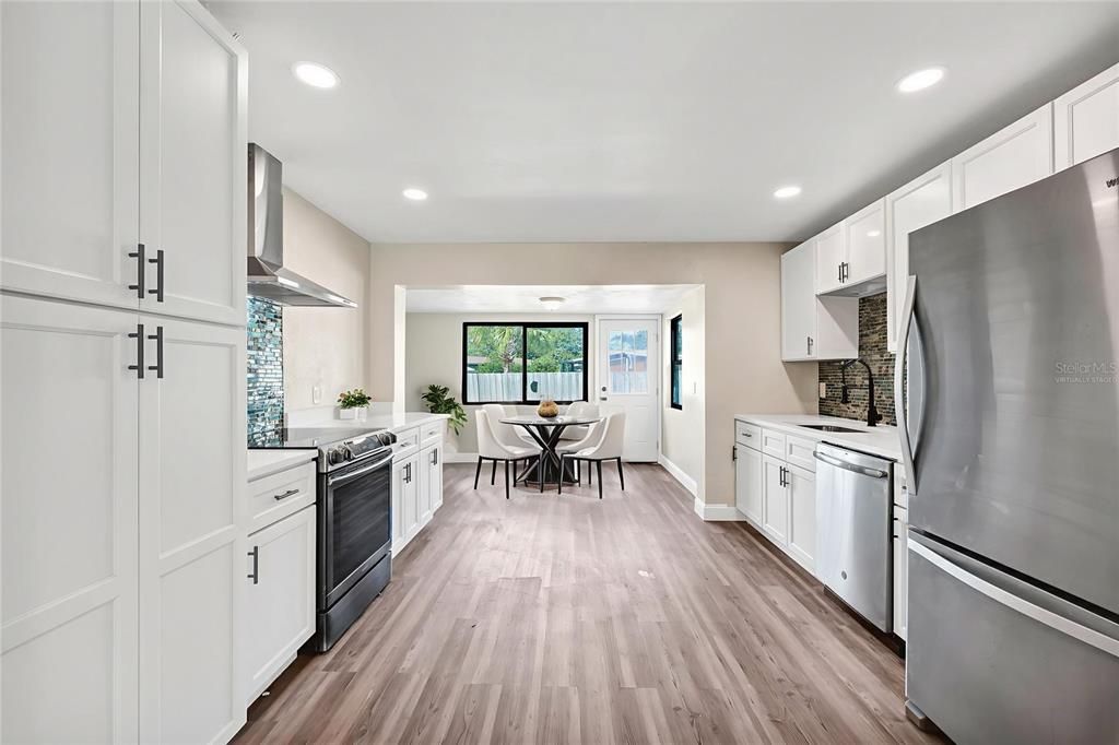 For Sale: $389,000 (3 beds, 2 baths, 1152 Square Feet)