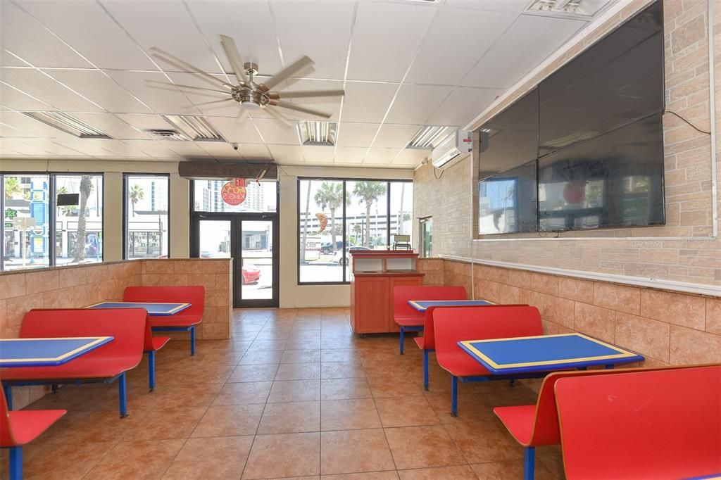 На продажу: $370,000 (0 спален, 0 ванн, 0 Квадратных фут)