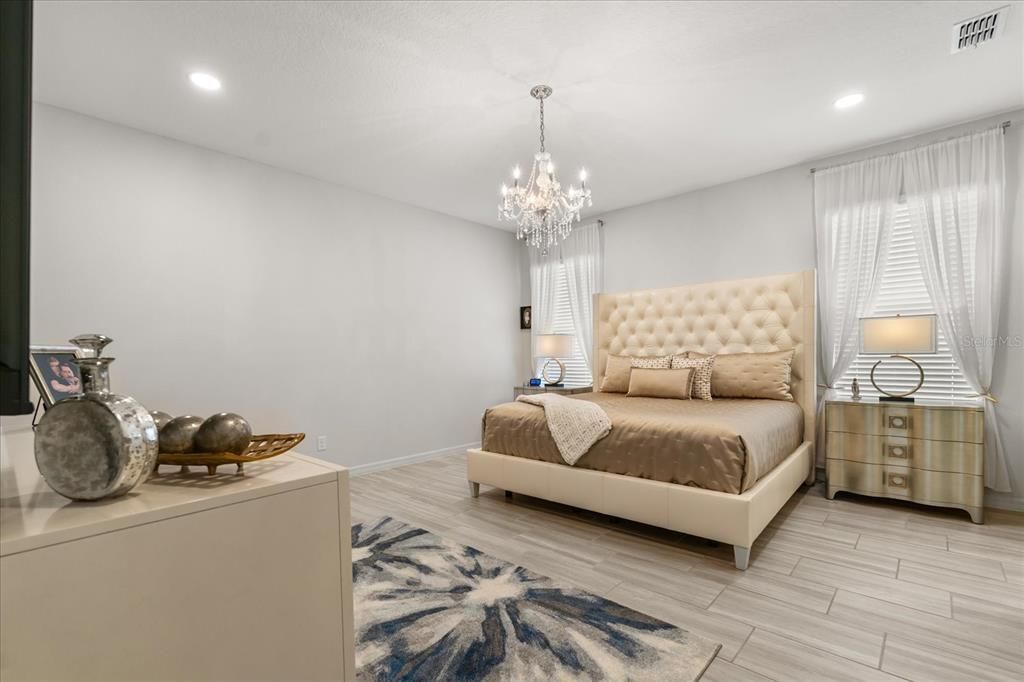 Active With Contract: $669,990 (3 beds, 2 baths, 1962 Square Feet)