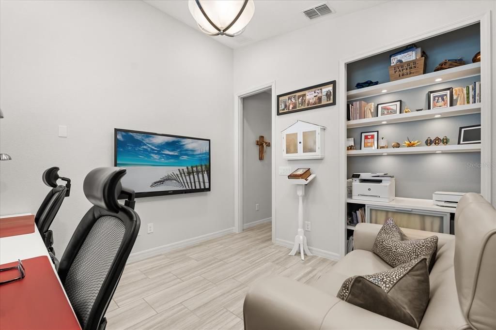 Active With Contract: $669,990 (3 beds, 2 baths, 1962 Square Feet)