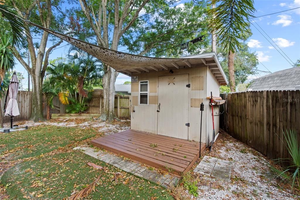 合同活跃: $225,000 (2 贝兹, 1 浴室, 780 平方英尺)