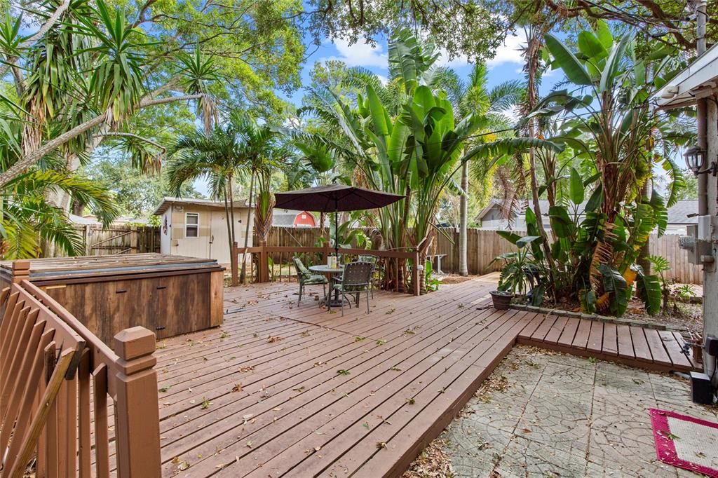 合同活跃: $225,000 (2 贝兹, 1 浴室, 780 平方英尺)