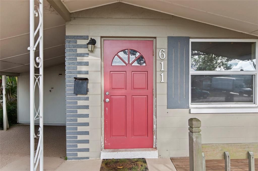 合同活跃: $225,000 (2 贝兹, 1 浴室, 780 平方英尺)