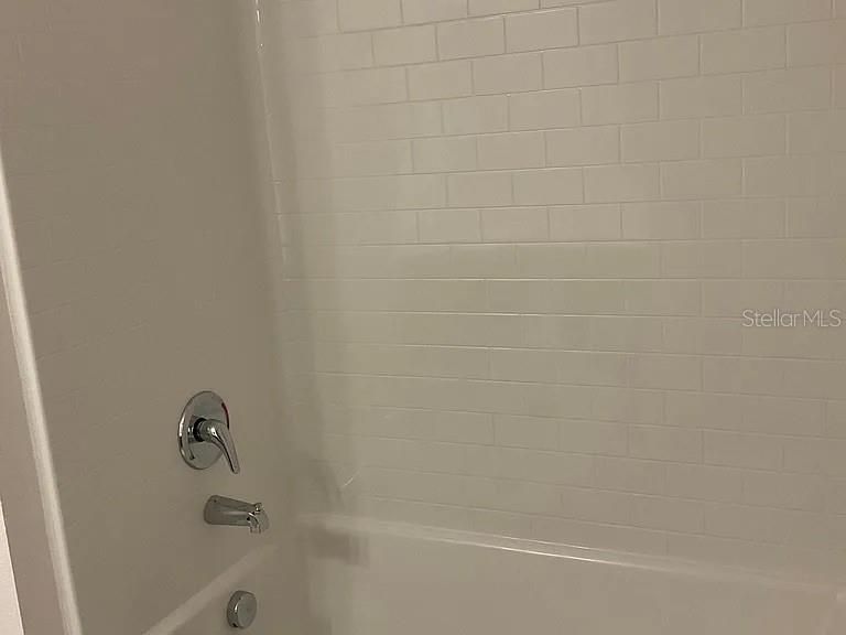 出租: $2,450 (4 贝兹, 2 浴室, 1977 平方英尺)