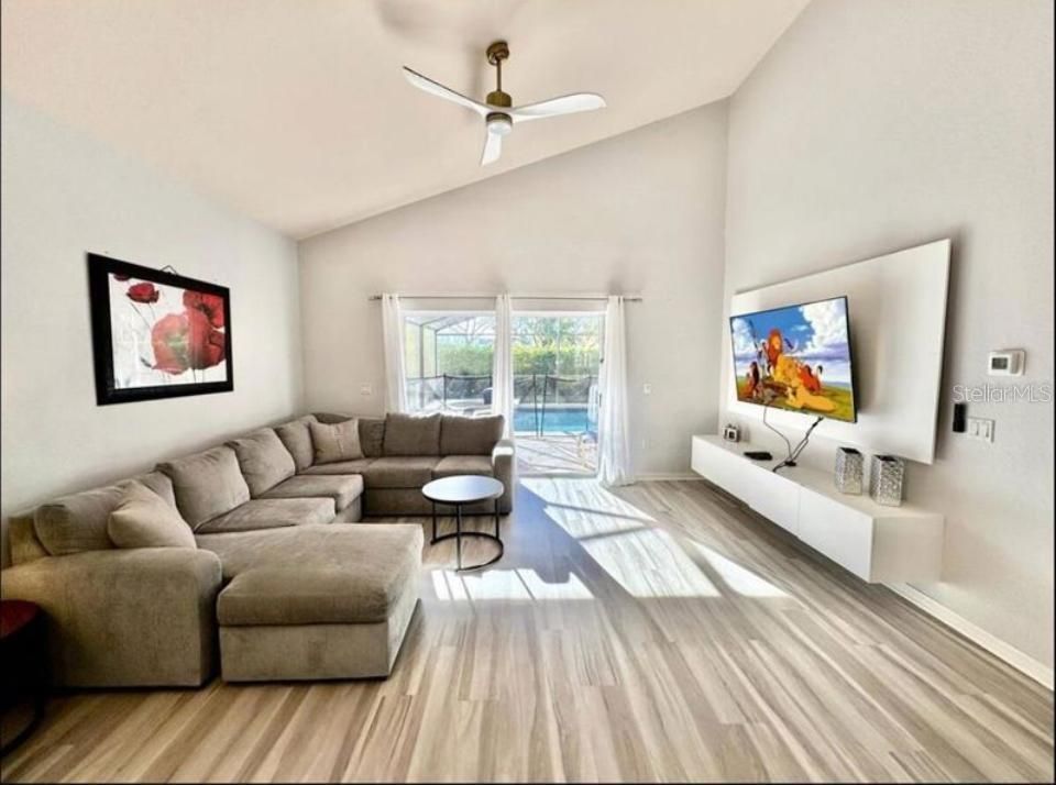 For Rent: $3,000 (5 beds, 4 baths, 2282 Square Feet)