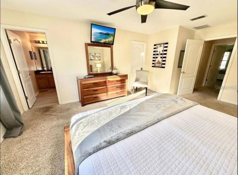 For Rent: $3,000 (5 beds, 4 baths, 2282 Square Feet)