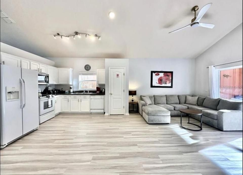 For Rent: $3,000 (5 beds, 4 baths, 2282 Square Feet)