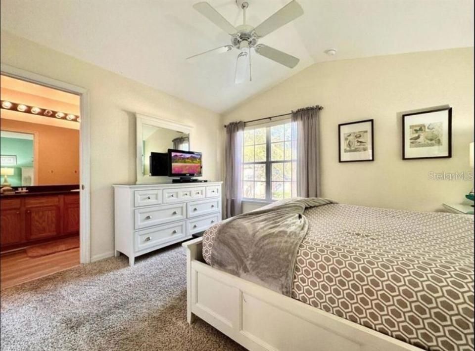 For Rent: $3,000 (5 beds, 4 baths, 2282 Square Feet)