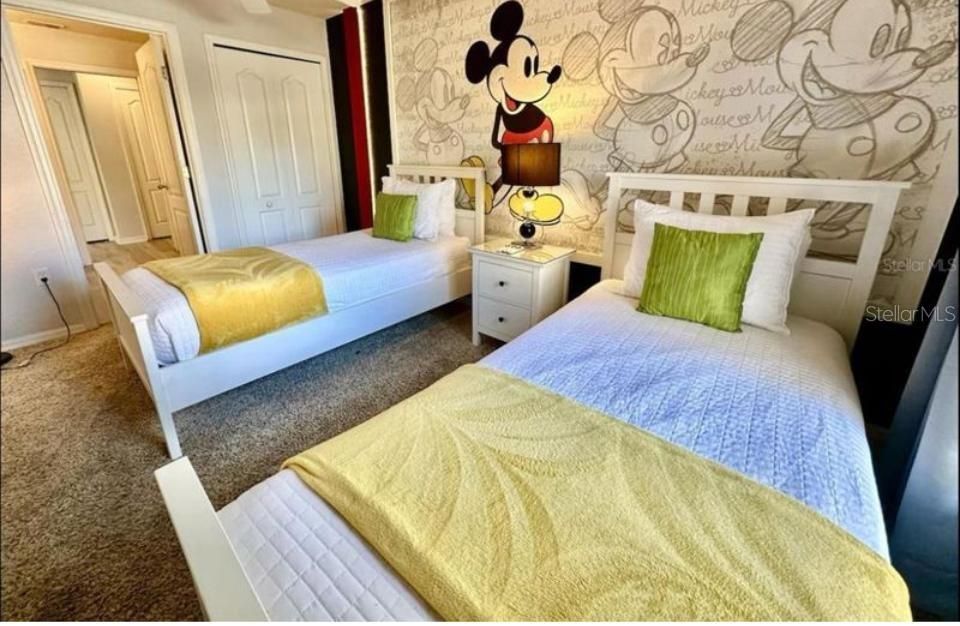 For Rent: $3,000 (5 beds, 4 baths, 2282 Square Feet)