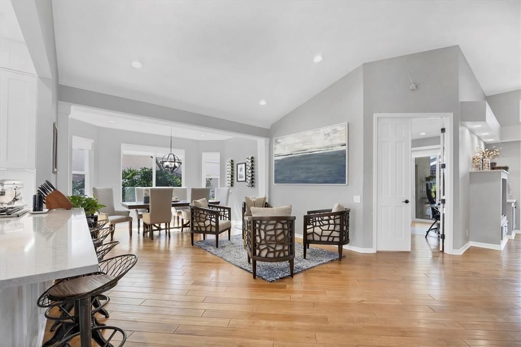 For Sale: $795,000 (3 beds, 3 baths, 2516 Square Feet)