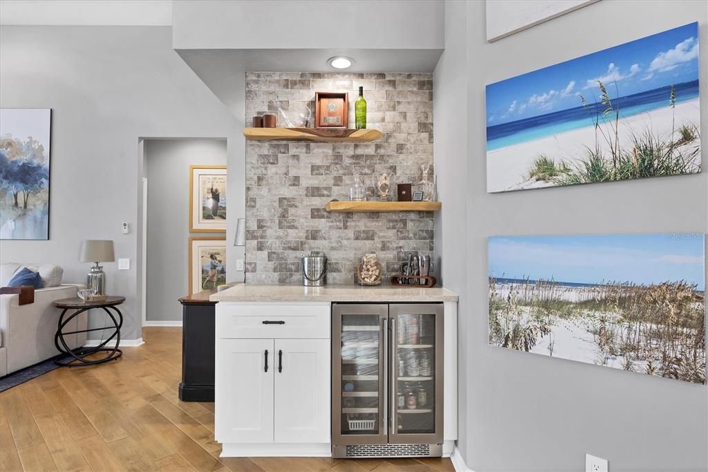 For Sale: $795,000 (3 beds, 3 baths, 2516 Square Feet)