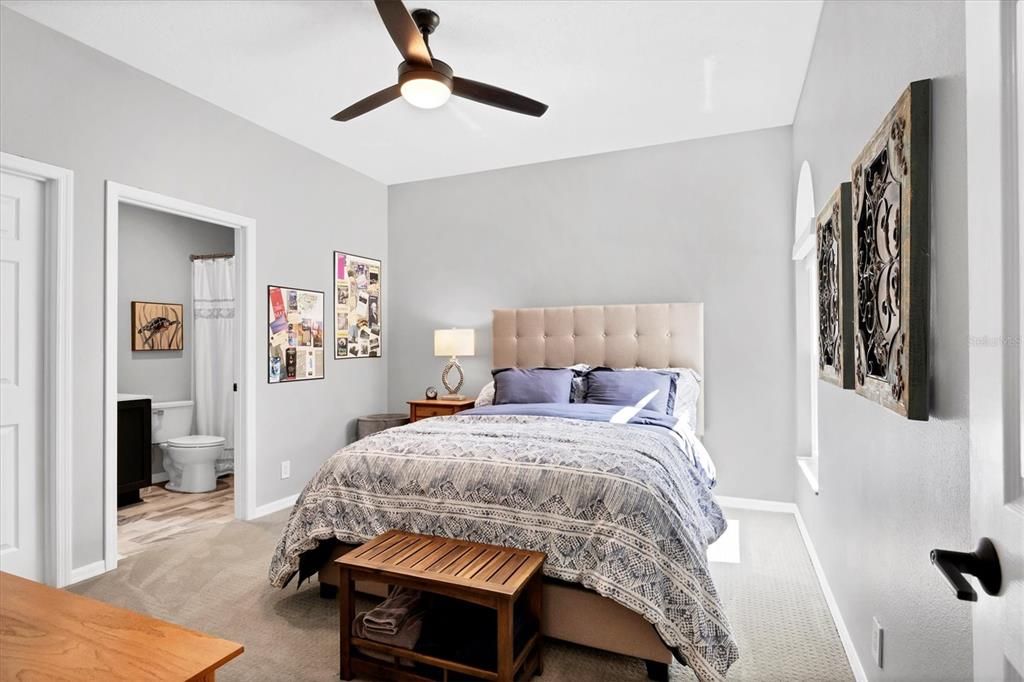 For Sale: $795,000 (3 beds, 3 baths, 2516 Square Feet)