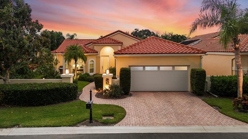 For Sale: $795,000 (3 beds, 3 baths, 2516 Square Feet)