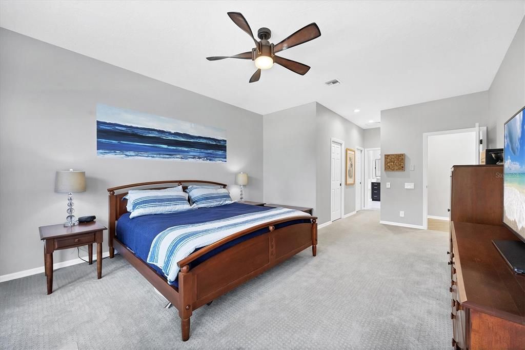 For Sale: $795,000 (3 beds, 3 baths, 2516 Square Feet)