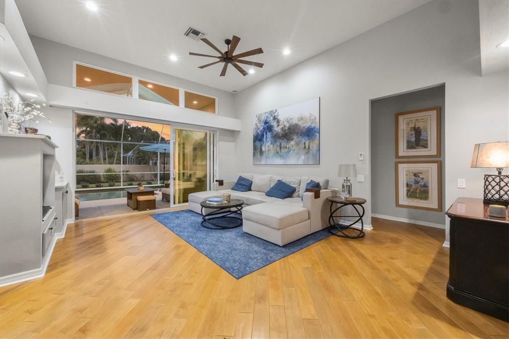 For Sale: $795,000 (3 beds, 3 baths, 2516 Square Feet)