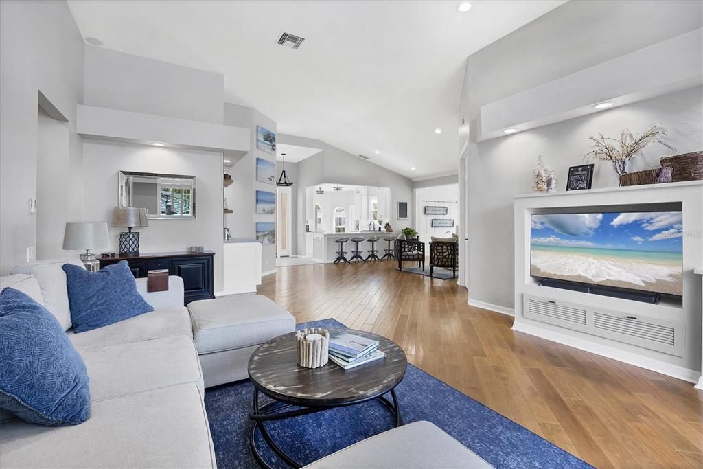 For Sale: $795,000 (3 beds, 3 baths, 2516 Square Feet)