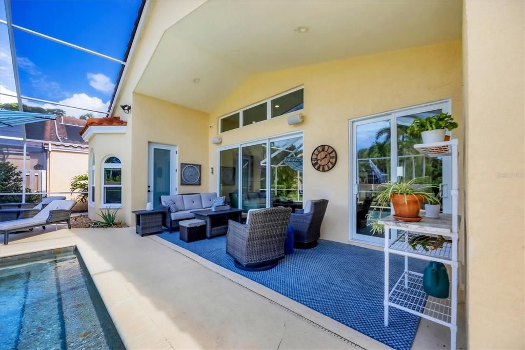 For Sale: $795,000 (3 beds, 3 baths, 2516 Square Feet)