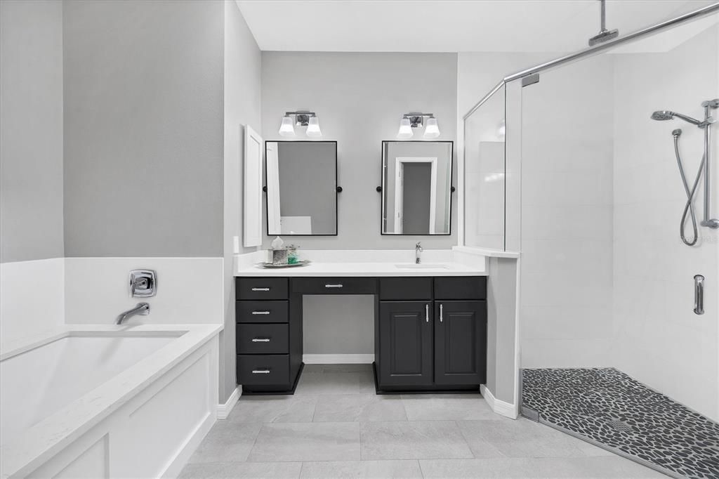 For Sale: $795,000 (3 beds, 3 baths, 2516 Square Feet)