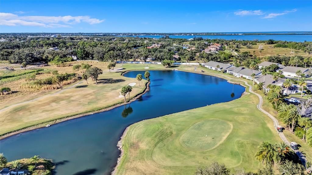 For Sale: $220,000 (2 beds, 2 baths, 936 Square Feet)