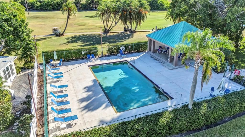 For Sale: $220,000 (2 beds, 2 baths, 936 Square Feet)